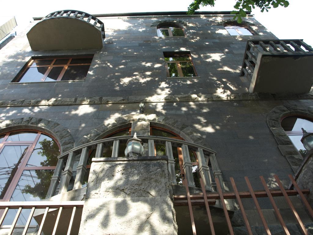 Saryan Hotel Erivan Exterior foto